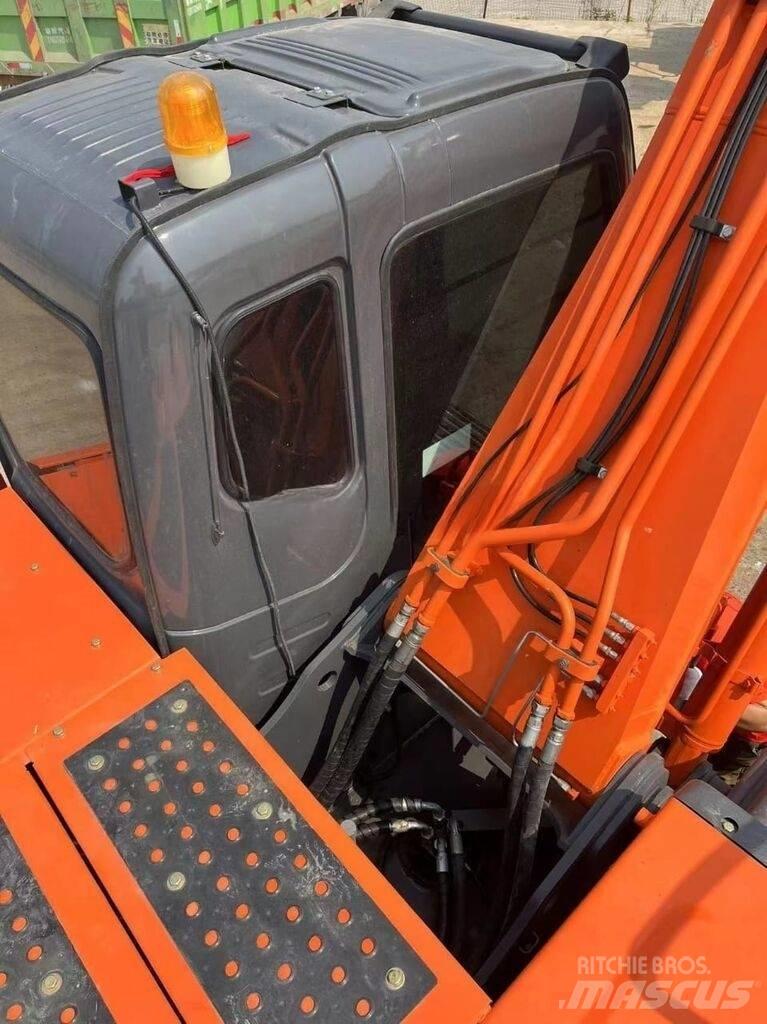 Hitachi ZX 200 Εκσκαφείς με ερπύστριες