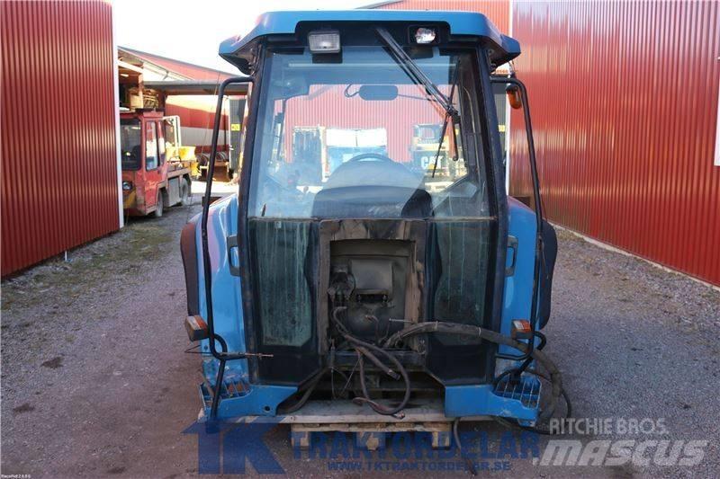 New Holland 8870 Καμπίνες και εσωτερικό