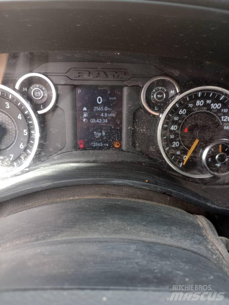RAM 5500 Φορτηγά Kαρότσα με ανοιγόμενα πλαϊνά