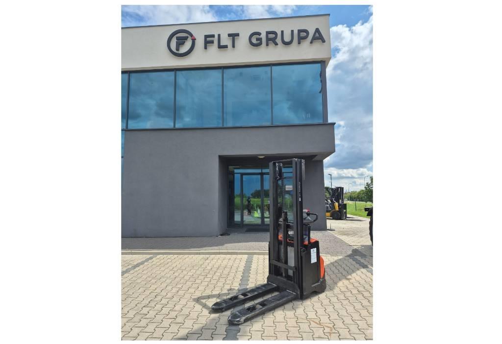 Toyota SWE120 Παλετοφόρα πεζού χειριστή με ιστό