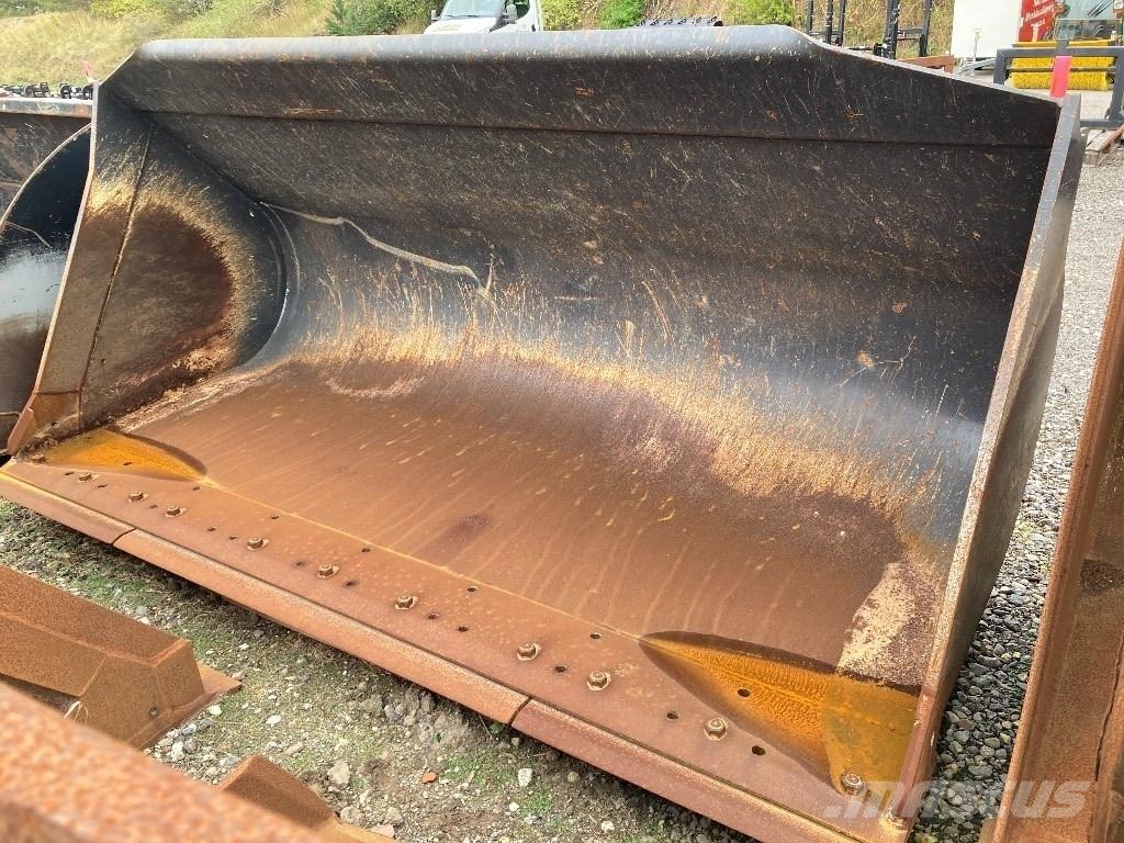 CASE 821 Skovl Φορτωτές με λάστιχα (Τροχοφόροι)