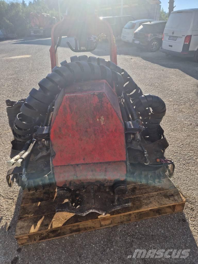 Komatsu 124 Αποφλοιωτές ξυλείας