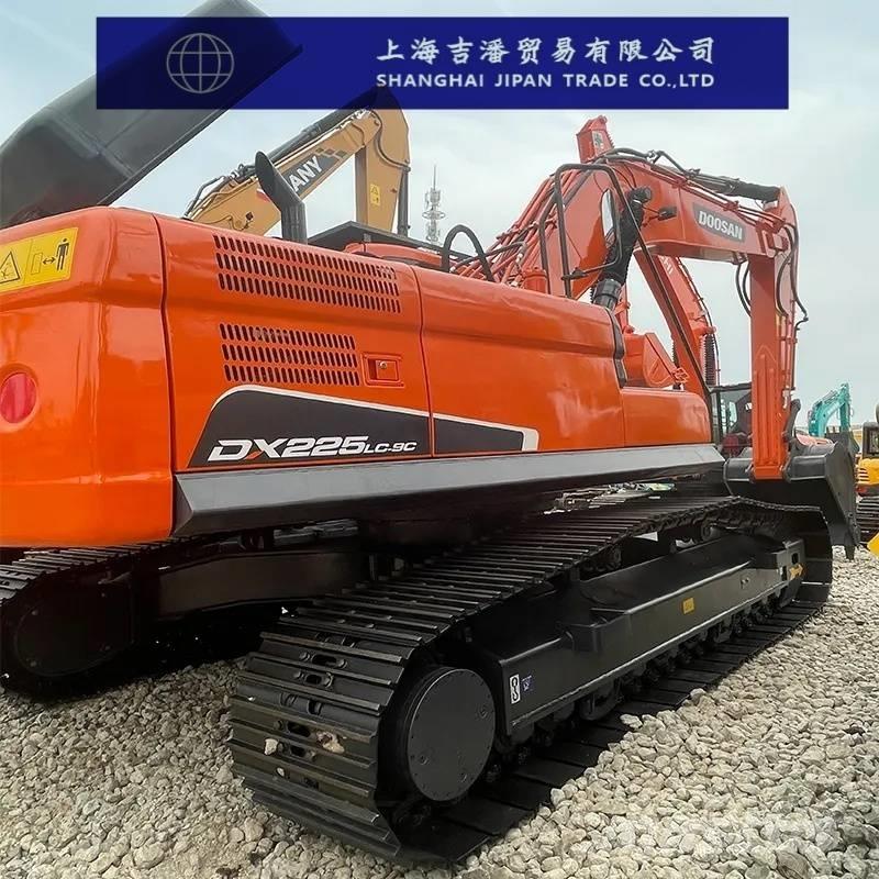 Doosan DX 225 Εκσκαφείς με ερπύστριες