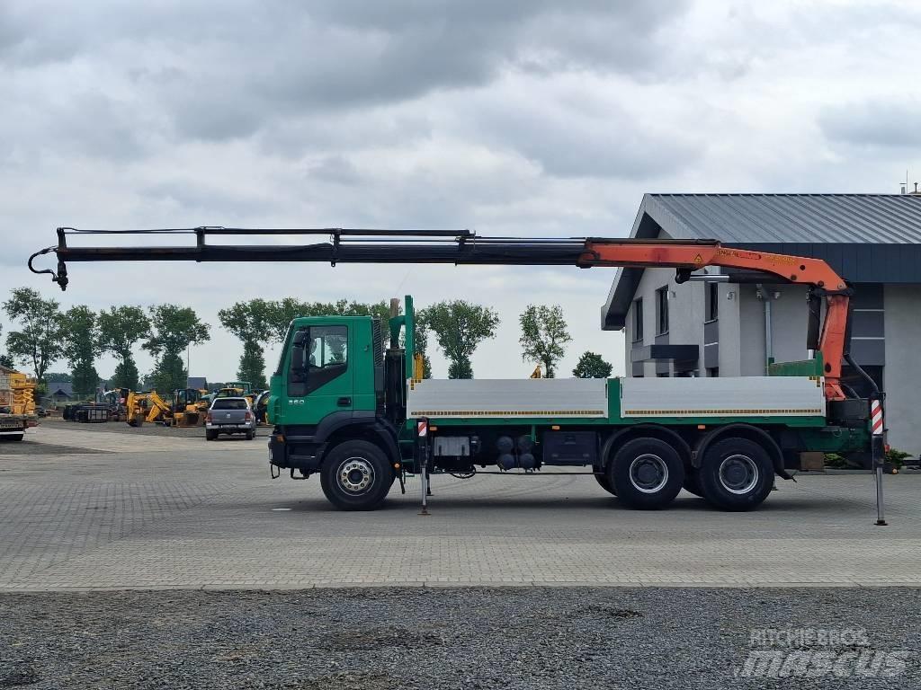 Iveco Trakker 360 Φορτηγά με Γερανό