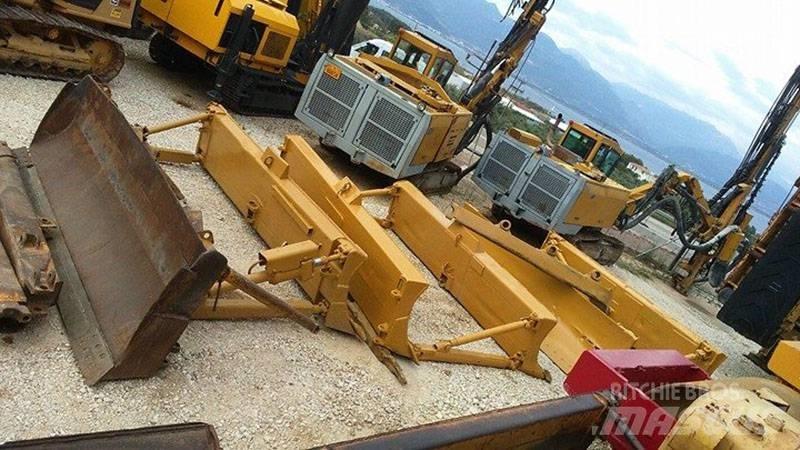 CAT D7E, D7F, D7G Πτερύγια