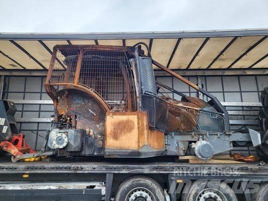 Valtra T214    arm Μπούμες και κουτάλες