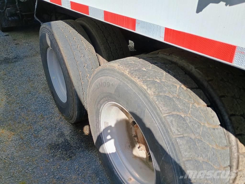 Mack MRU 613 Απορριμματοφόρα