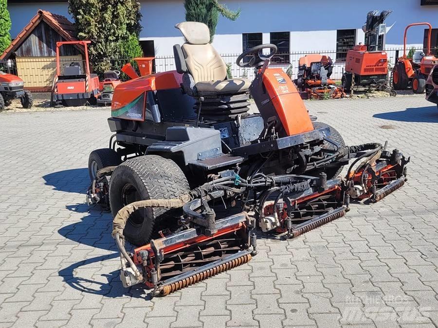 Jacobsen 305 Χορτοκοπτικά επιβίβασης και έλξης