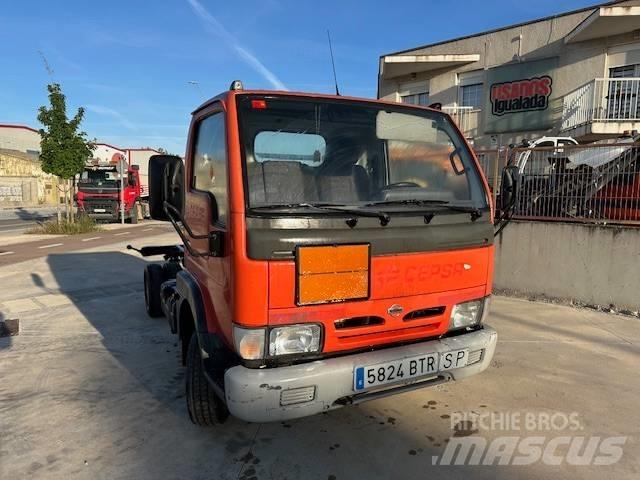 Nissan Cabstar E Κλούβες με συρόμενες πόρτες