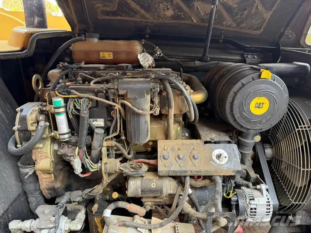 CAT TH 330 B Τηλεσκοπικοί ανυψωτές