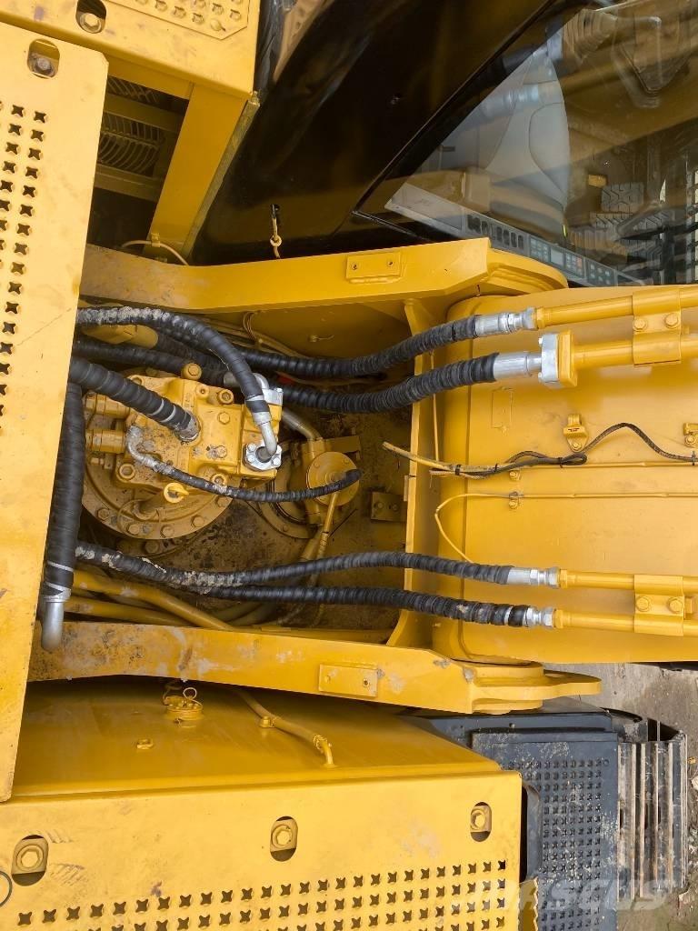 CAT 330 D Εκσκαφείς με ερπύστριες