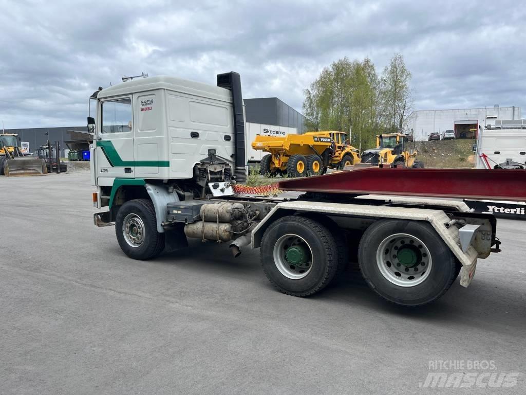Volvo F 12    Lav km Τράκτορες