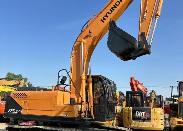 Hyundai 225 Εκσκαφείς με ερπύστριες