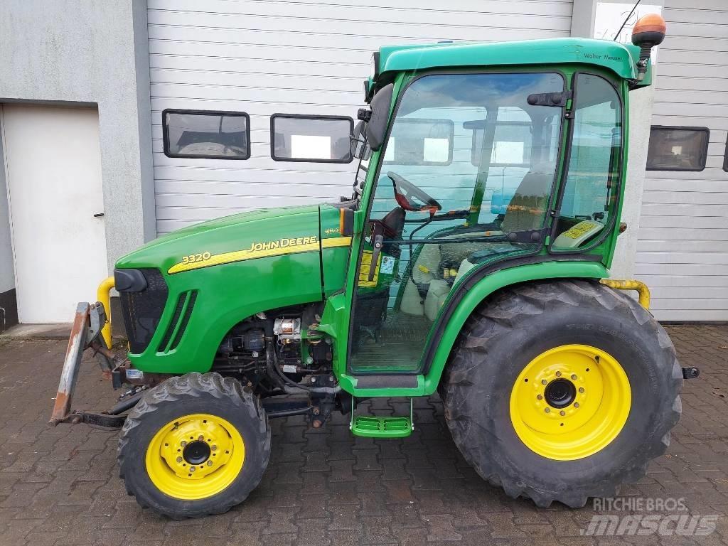 John Deere 3320 Τρακτέρ μικρών διαστάσεων