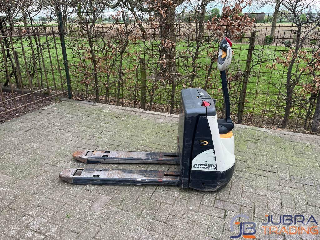 Crown Wp3015 Χειροκίνητο περονοφόρο ανυψωτικό