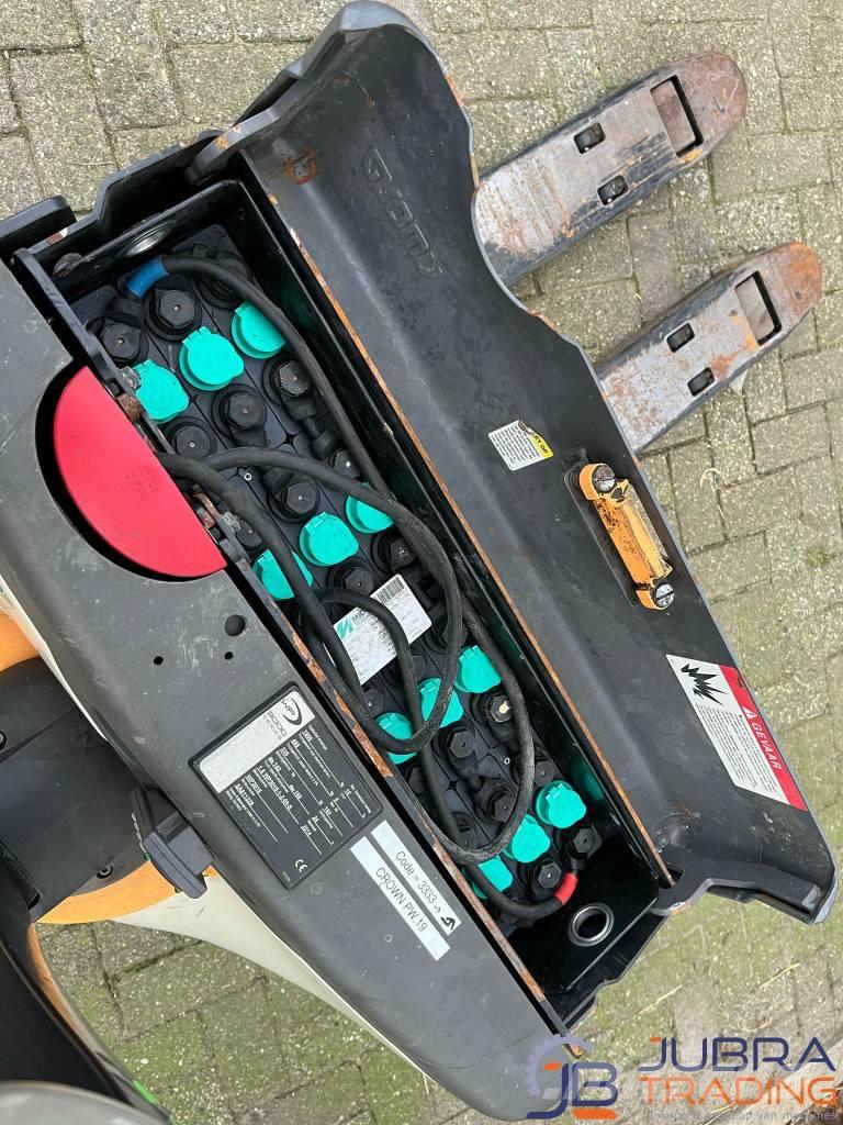 Crown Wp3015 Χειροκίνητο περονοφόρο ανυψωτικό