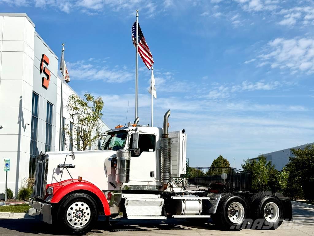 Kenworth W 900 Τράκτορες