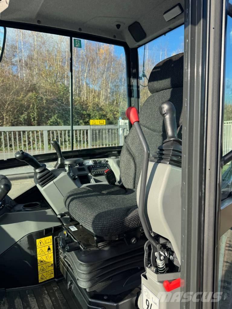 Bobcat E27 Εκσκαφάκι (διαβολάκι) < 7t