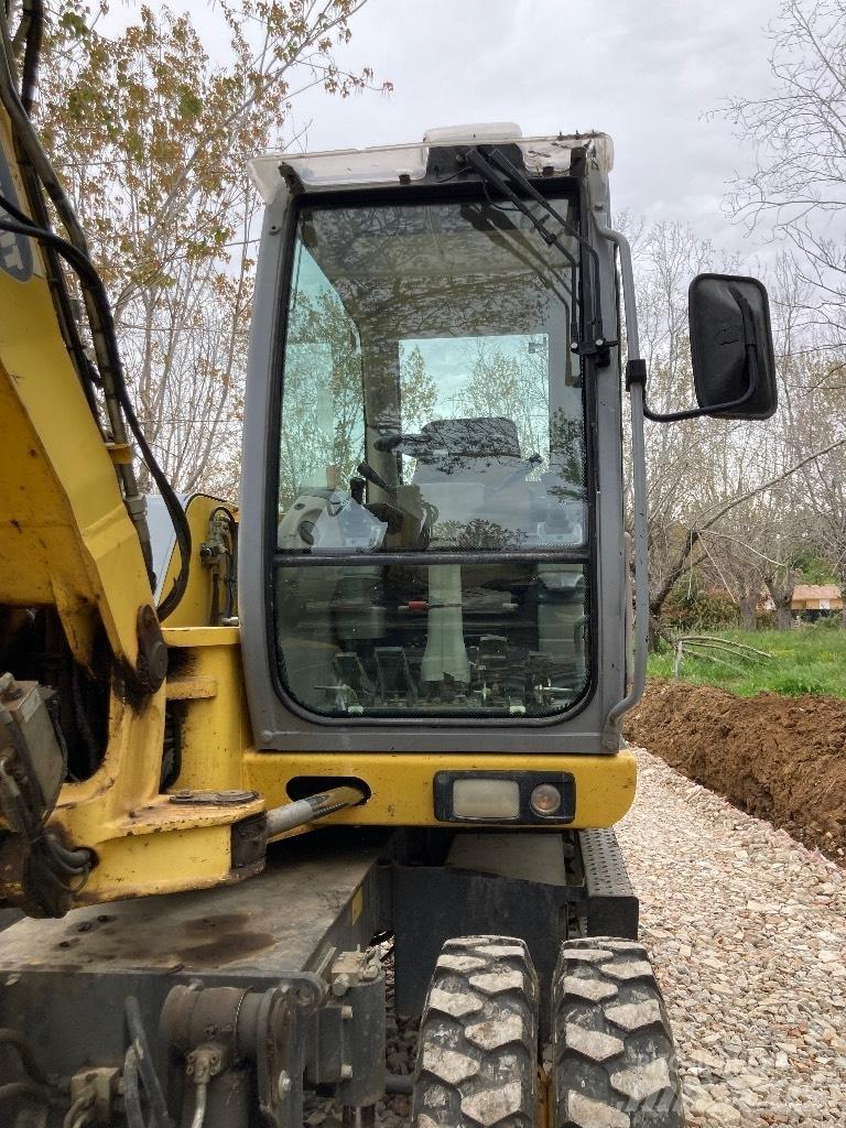 New Holland MH 2.6 Εκσκαφείς με τροχούς - λάστιχα