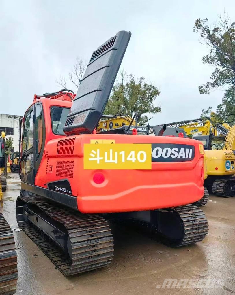 Doosan DX 140 Εκσκαφείς με ερπύστριες