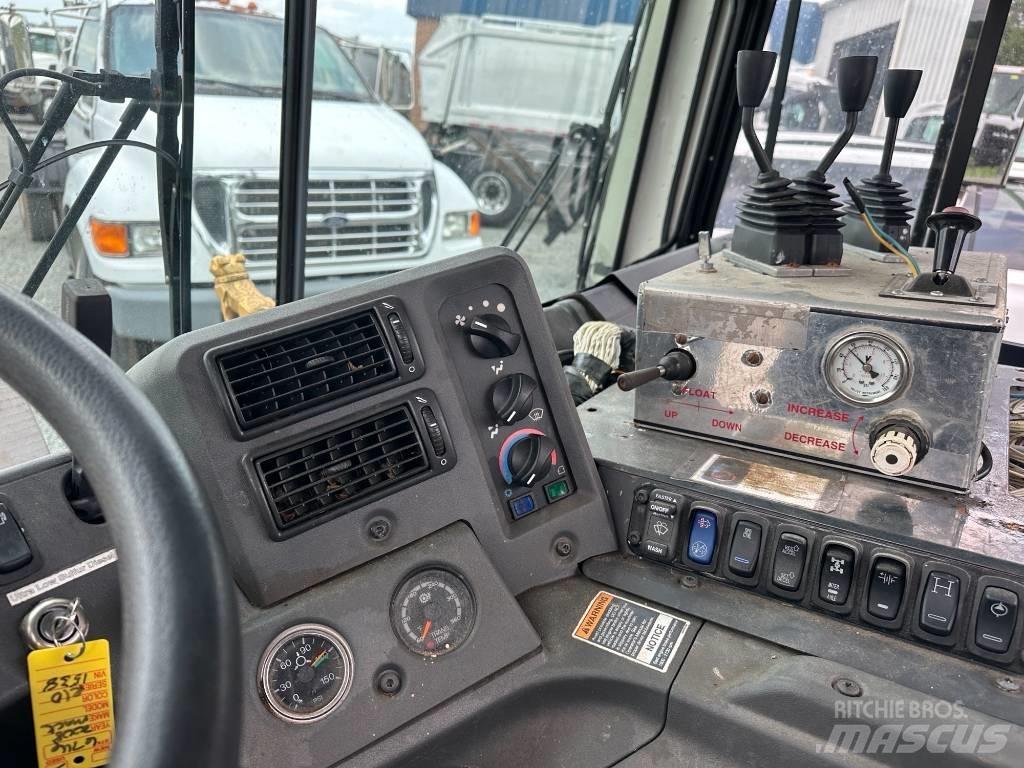 Mack MRU613 Απορριμματοφόρα