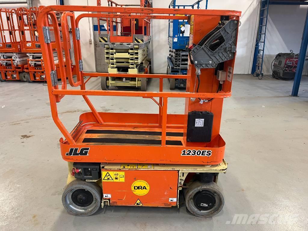 JLG 1230 ES Ανυψωτήρες με κατακόρυφους πυλώνες