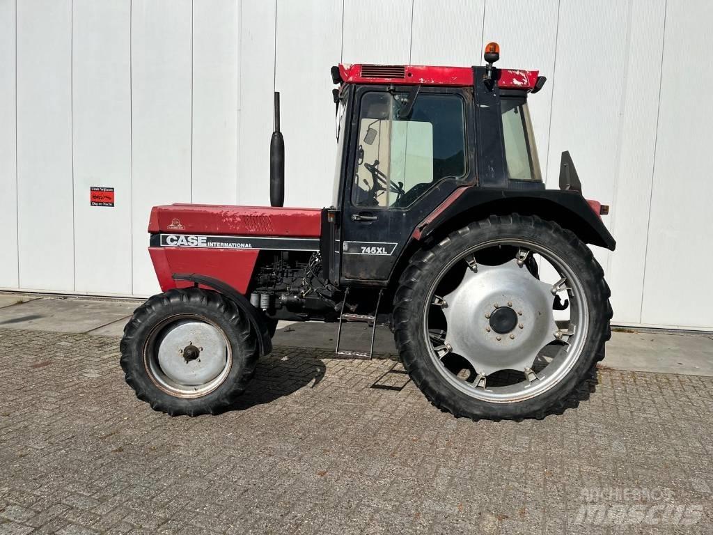 Case IH 745XL Τρακτέρ