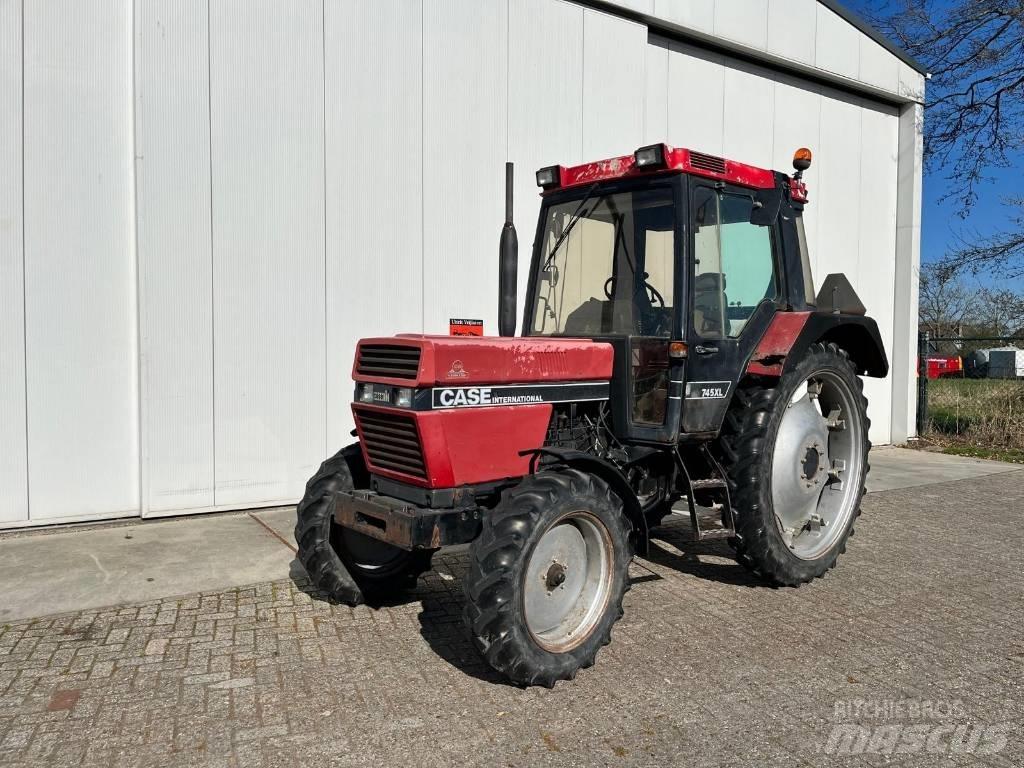 Case IH 745XL Τρακτέρ