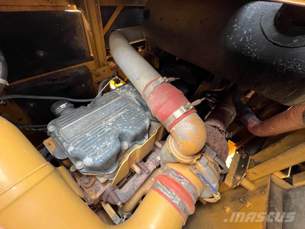 CAT 824H Μπουλντόζες με λάστιχα