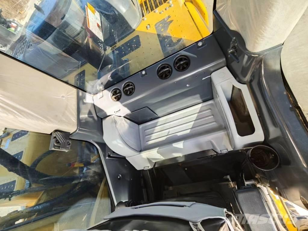 Komatsu PC 240-8 Εκσκαφείς με ερπύστριες