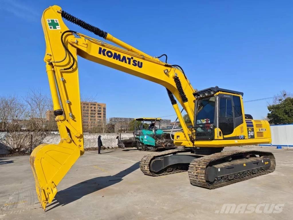 Komatsu PC 240-8 Εκσκαφείς με ερπύστριες