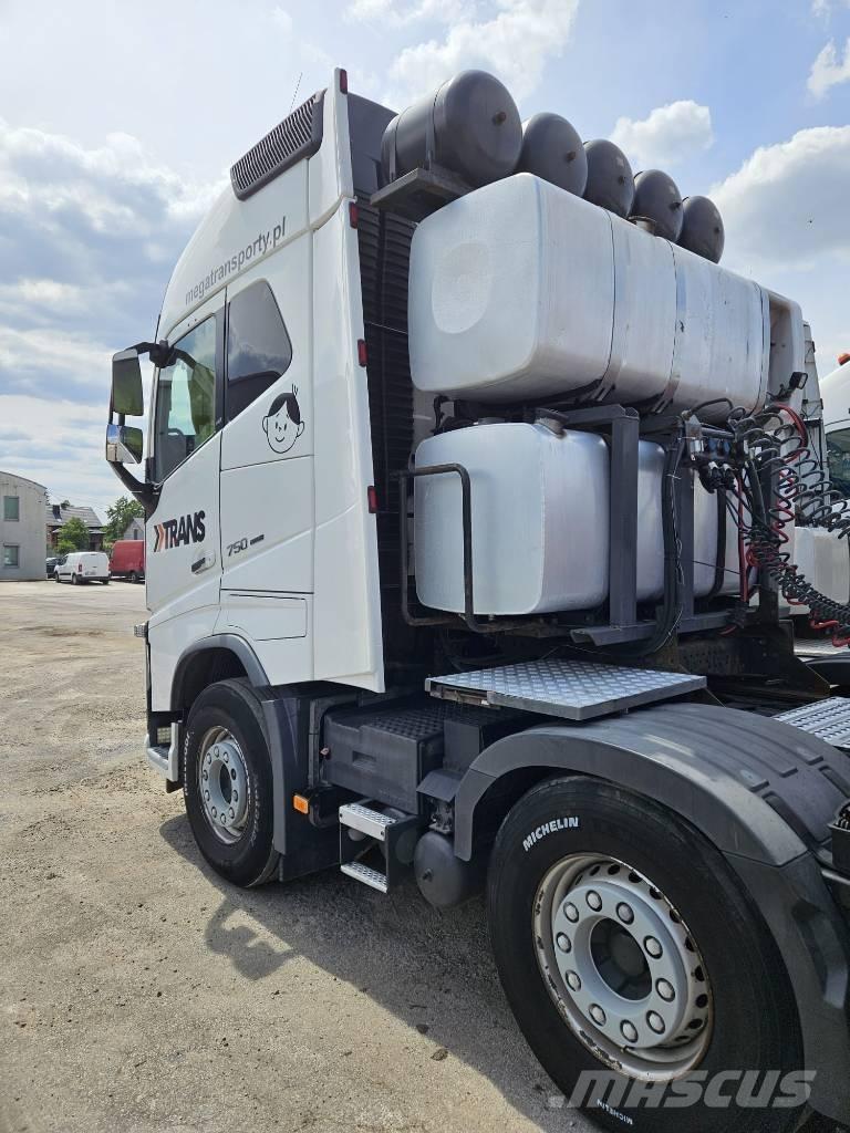 Volvo FH16 750KM 8x4 Τράκτορες