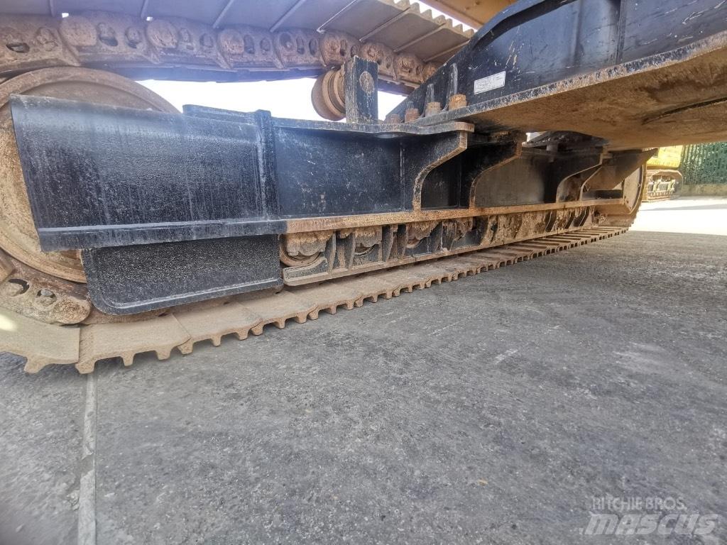 CAT 352 Εκσκαφείς με ερπύστριες