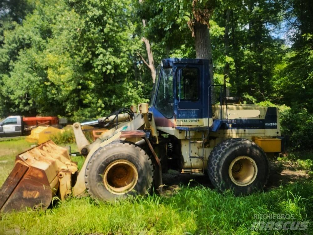 Komatsu WA 250 Φορτωτές με λάστιχα (Τροχοφόροι)