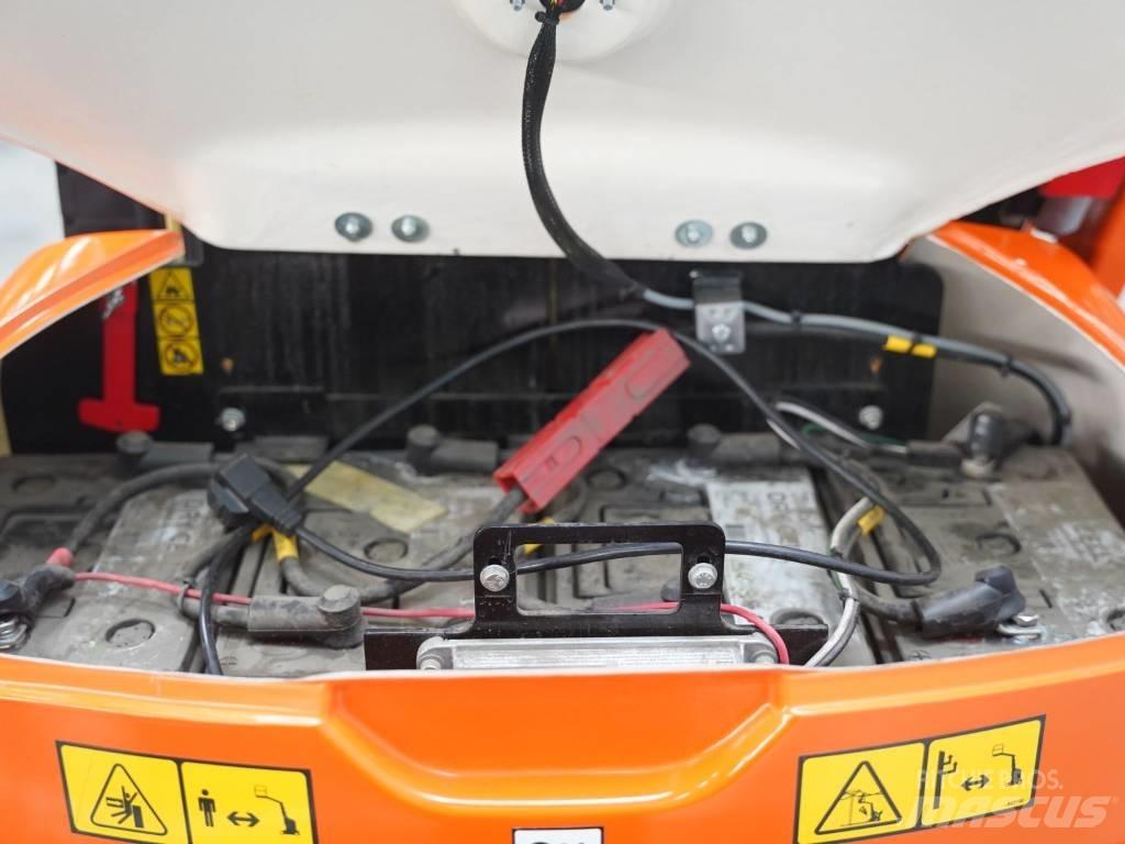 JLG Toucan 8 E Ανυψωτήρες με κατακόρυφους πυλώνες