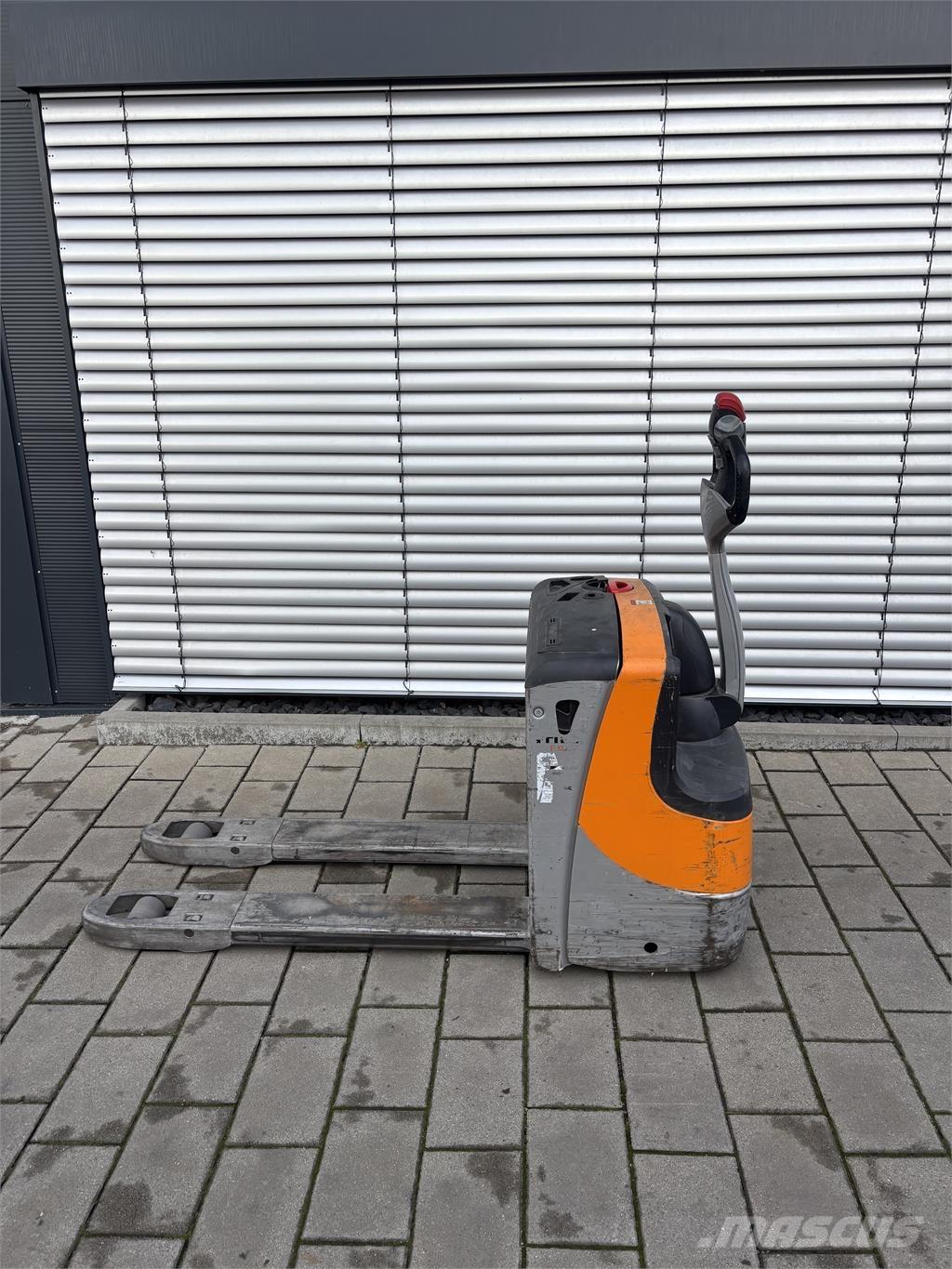 Still EXU16 Παλετοφόρα πεζού χειριστή με ιστό