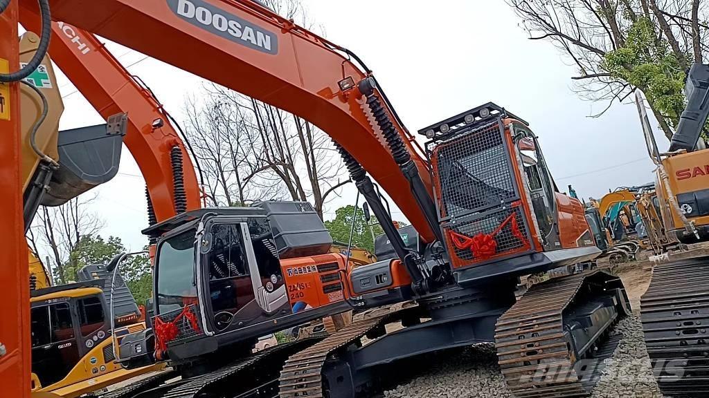 Doosan DX 225 LC Εκσκαφείς με ερπύστριες