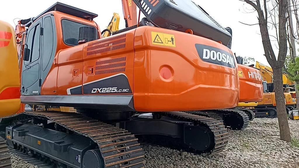 Doosan DX 225 LC Εκσκαφείς με ερπύστριες