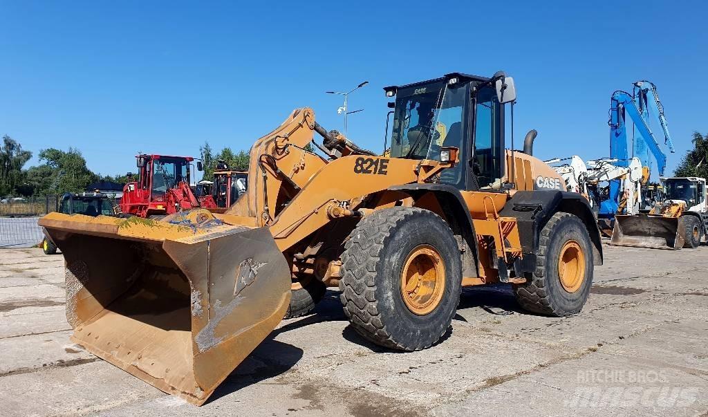 CASE 821 E Φορτωτές με λάστιχα (Τροχοφόροι)