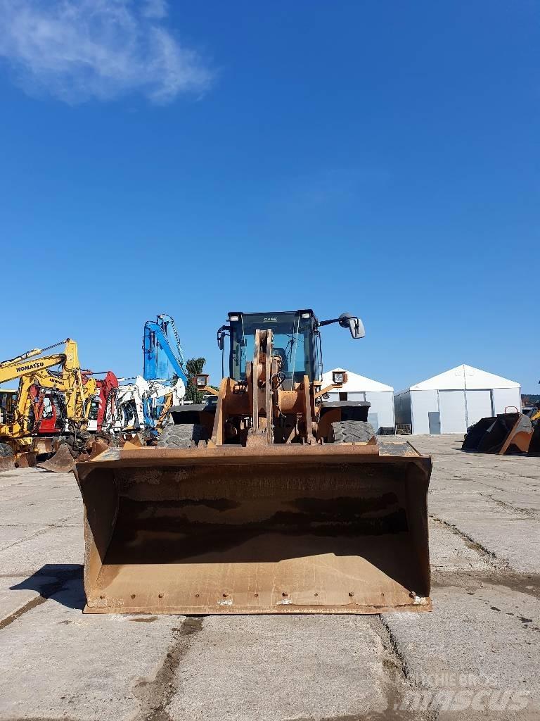 CASE 821 E Φορτωτές με λάστιχα (Τροχοφόροι)