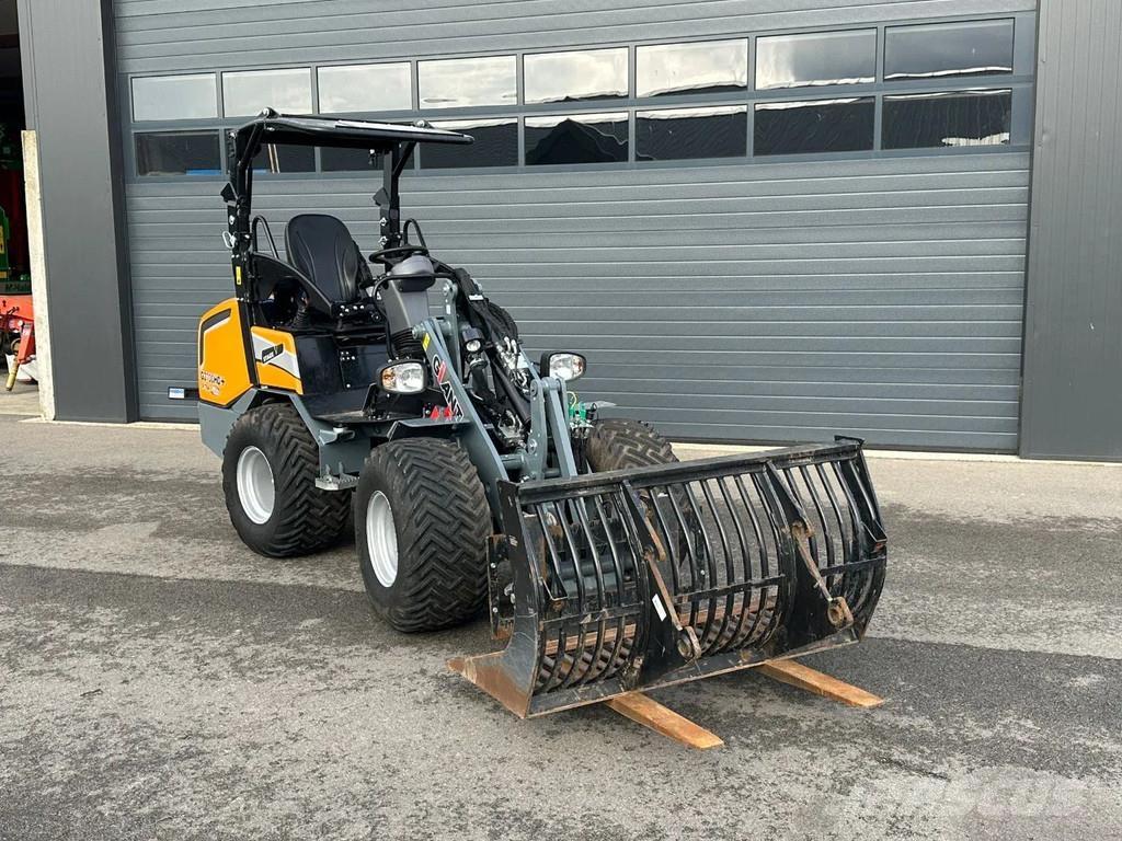 GiANT G2700HD+ Μίνι φορτωτές