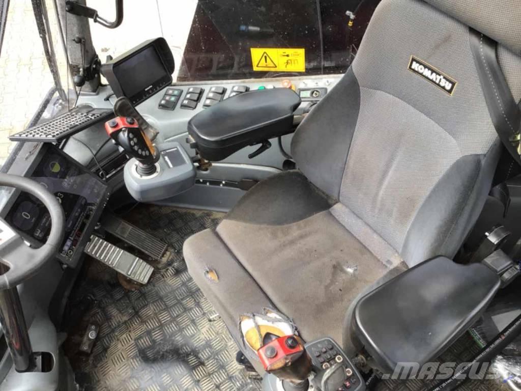 Komatsu 931.1 Θεριζοαλωνιστικές μηχανές
