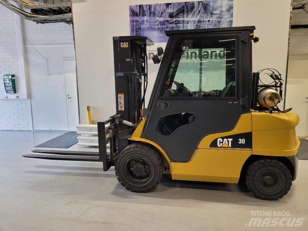 CAT GP 30 N Περονοφόρα ανυψωτικά κλαρκ με φυσικό αέριο LPG