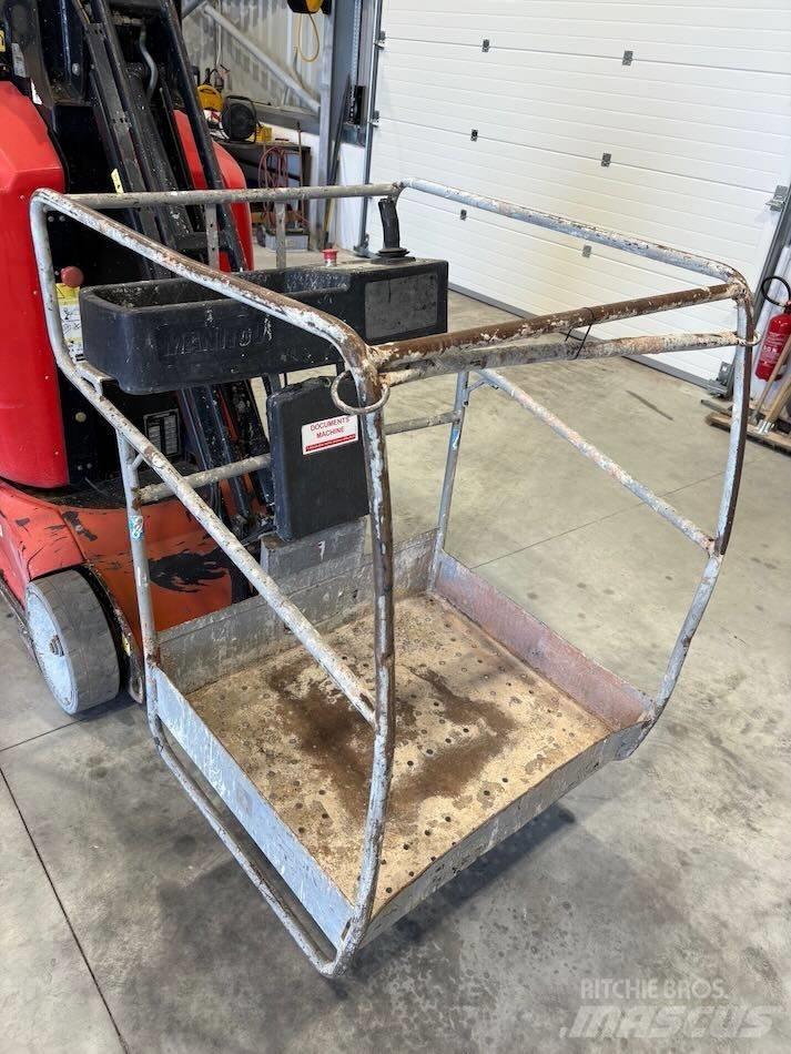 Manitou 100 VJR Ανυψωτήρες με κατακόρυφους πυλώνες