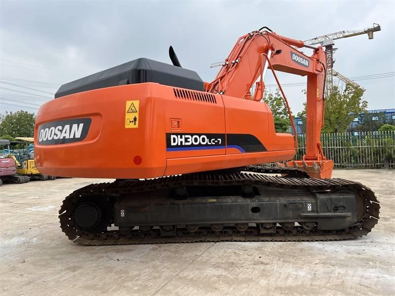 Doosan 300 Εκσκαφείς με ερπύστριες