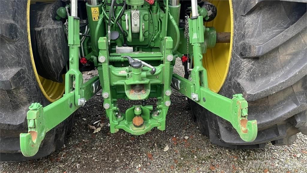John Deere 6R215 Τρακτέρ