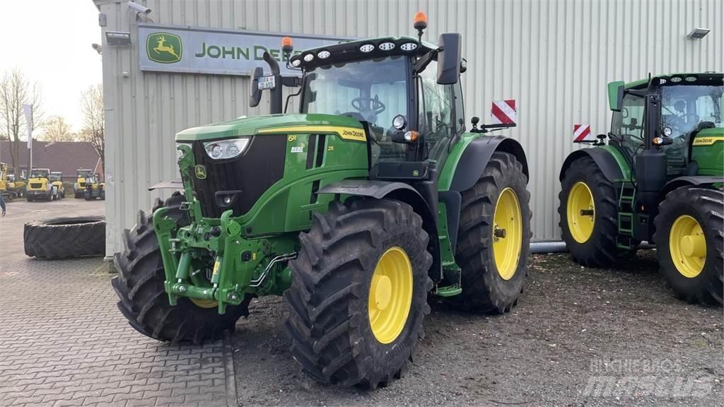John Deere 6R215 Τρακτέρ