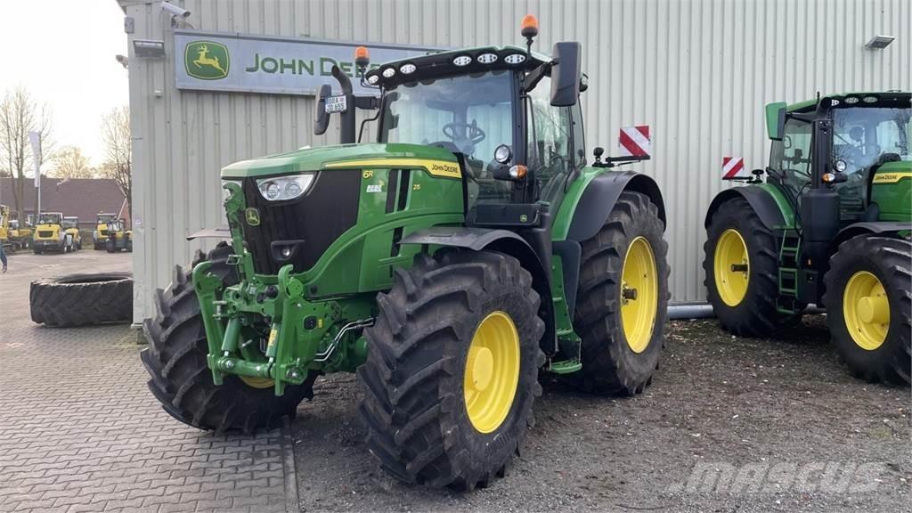 John Deere 6R215 Τρακτέρ