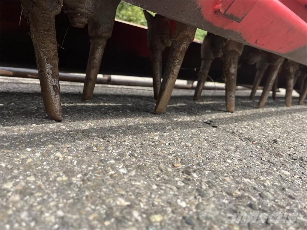 Lely 300-22 Σβολοκόπτες και περιστροφικά άροτρα