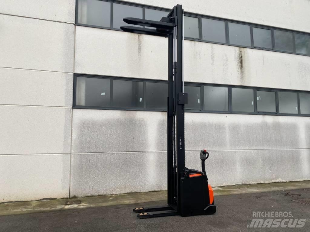 Toyota SWE160 Παλετοφόρα πεζού χειριστή με ιστό
